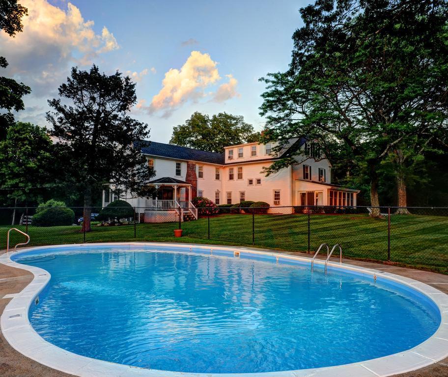 Historic Jacob Hill Inn 锡康克 外观 照片